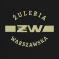 Czarna koszulka z kolekcji Warszawski Dziedzic marki Dziedzic Pruski ze śmiesznym hasłem Żuleria Warszawszka nawiązującym do logo Żandarmerii Wojskowej.